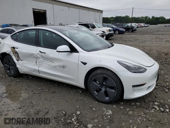 2023 Tesla Model 3 z VIN 5YJ3E1EA3PF574626, wystawiony jako Copart lot #61131145 z przebiegiem 17 390 mil mil oraz Szkoda całkowita • Salvage title. Historia ofert i sprzedaży dostępna na DreamBid. Obrazek 4.
