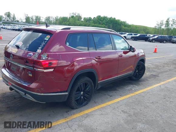 2018 Volkswagen Atlas SEL with VIN 1V2MR2CA3JC569544, listed as a IAAI auction lot 42271392 with 123,960 mi miles and . Bid and sale history available at DreamBid. Image 4.