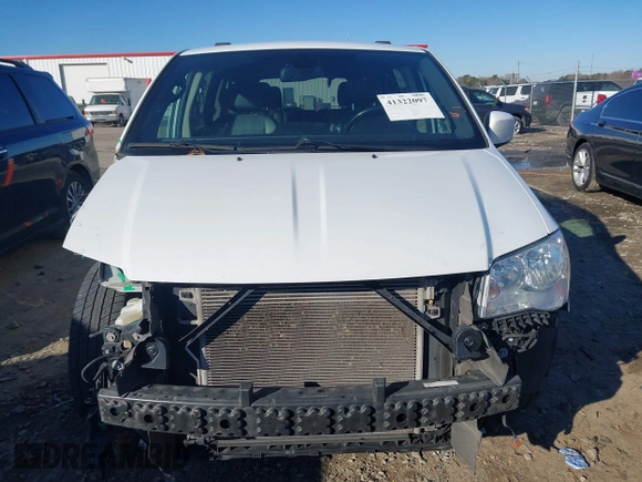2019 Dodge Grand Caravan SXT with VIN 2C4RDGCG8KR761462, listed as a IAAI auction lot 41322097 with 132,110 mi miles. Bid and sale history available at carsss.com. Image 13.