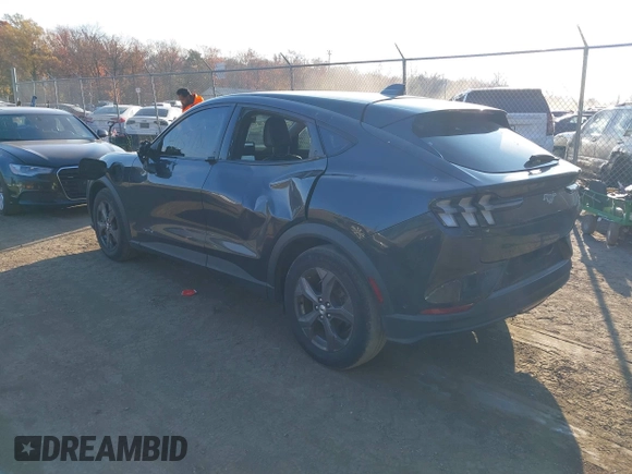 2021 Ford Mustang Mach-E Select z VIN 3FMTK1RM3MMA65264, wystawiony jako IAAI lot #40897877 z przebiegiem 52 212 mil mil oraz . Historia ofert i sprzedaży dostępna na DreamBid. Obrazek 3.