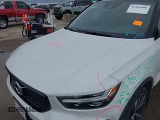 2019 Volvo XC40 R-Design with VIN YV4162UM6K2085605, listed as a IAAI auction lot 42365891 with 92,370 mi miles and . Bid and sale history available at DreamBid. Image 6.