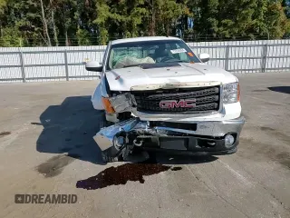 2011 GMC Sierra 2500HD SLT с VIN 1GT121C8XBF145553, выставлен на аукционе Copart как лот 77220804 с пробегом 414 257 миль миль и Списание • Salvage title. История ставок и продаж доступна на DreamBid. Изображение 11.