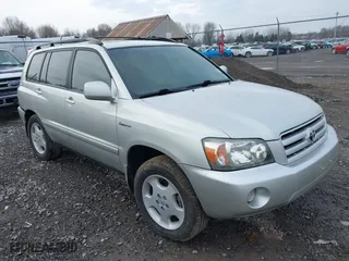 2004 Toyota Highlander with VIN JTEEP21A640034918, listed as a IAAI auction lot 41854941 with 198,597 mi miles. Bid and sale history available at carsss.com. Image 1.