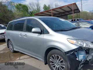 2019 Toyota Sienna XLE Auto Access Seat with VIN 5TDYZ3DC5KS977360, listed as a IAAI auction lot 41911897 with 71,200 mi miles. Bid and sale history available at carsss.com. Image 14.