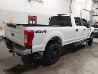2019 Ford Super Duty F-250 SRW XL with VIN 1FT7W2BTXKEC83691, listed as a IAAI auction lot 41974771 with 139,673 mi miles. Bid and sale history available at carsss.com. Image 4.