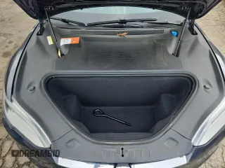 2017 Tesla Model S 60 z VIN 5YJSA1E18HF193461, wystawiony jako Copart lot #61040785 z przebiegiem 99 100 mil mil oraz Szkoda całkowita • Salvage title. Historia ofert i sprzedaży dostępna na DreamBid. Obrazek 11.