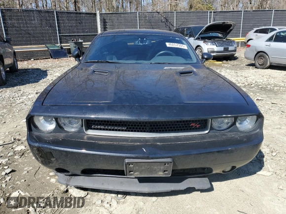 2014 Dodge Challenger R/T Plus z VIN 2C3CDYBT5EH108936, wystawiony jako Copart lot #46652305 z przebiegiem 229 673 mil mil oraz Szkoda całkowita • Salvage title. Historia ofert i sprzedaży dostępna na DreamBid. Obrazek 5.