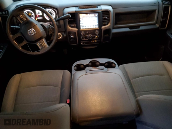 2017 Ram 2500 Tradesman z VIN 3C6UR5CL6HG628640, wystawiony jako Copart lot #47134455 z przebiegiem 74 604 mil mil oraz Szkoda całkowita • Salvage title. Historia ofert i sprzedaży dostępna na DreamBid. Obrazek 8.