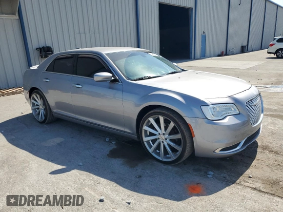 2017 Chrysler 300 Limited z VIN 2C3CCAAG7HH662028, wystawiony jako Copart lot #54516445 z przebiegiem 120 282 mil mil oraz Szkoda całkowita • Salvage title. Historia ofert i sprzedaży dostępna na DreamBid. Obrazek 4.