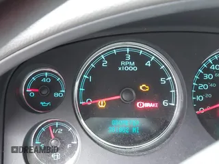 2008 Chevrolet Suburban LTZ with VIN 1GNFK16368R200844, listed as a IAAI auction lot 41722464 with 381,802 mi miles. Bid and sale history available at carsss.com. Image 7.