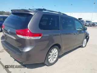 2011 Toyota Sienna XLE with VIN 5TDDK3DC7BS003186, listed as a IAAI auction lot 41701839 with 165,878 mi miles. Bid and sale history available at carsss.com. Image 4.