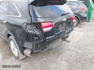 2017 Kia Sorento LX with VIN 5XYPG4A32HG293495, listed as a IAAI auction lot 41929583 with 117,080 mi miles. Bid and sale history available at carsss.com. Image 6.