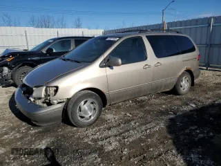 2001 Toyota Sienna LE with VIN 4T3ZF13C91U325132, listed as a Copart auction lot 52821605 with 382,472 mi miles and Salvage Title. Bid and sale history available at carsss.com. Image 1.