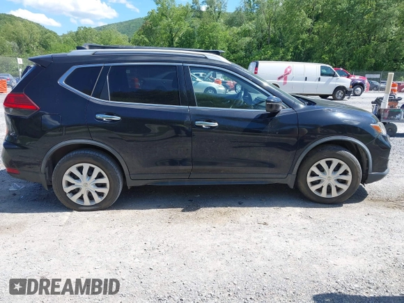 2017 Nissan Rogue SL z VIN JN8AT2MV5HW276734, wystawiony jako IAAI lot #42312469 z przebiegiem 110 635 mil mil oraz . Historia ofert i sprzedaży dostępna na DreamBid. Obrazek 14.