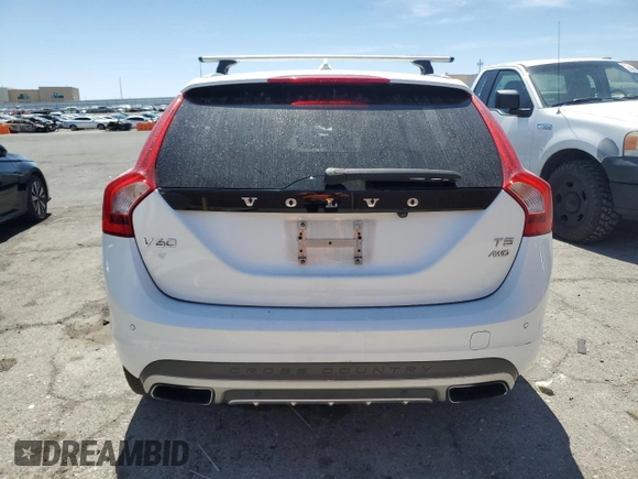 2015 Volvo V60 T5 z VIN YV4612HK7F1001283, wystawiony jako Copart lot #54272035 z przebiegiem Nie podano mil oraz Szkoda całkowita • Salvage title. Historia ofert i sprzedaży dostępna na DreamBid. Obrazek 6.