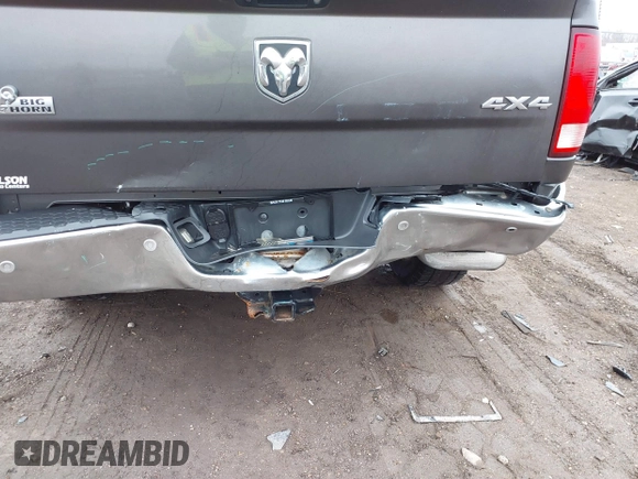 2018 Ram 1500 Big Horn z VIN 3C6RR7LG2JG235342, wystawiony jako IAAI lot #41475568 z przebiegiem 103 804 mil mil oraz . Historia ofert i sprzedaży dostępna na DreamBid. Obrazek 6.
