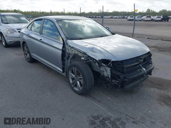2023 Volkswagen Jetta SE z VIN 3VW7M7BU2PM056005, wystawiony jako IAAI lot #41768826 z przebiegiem 33 838 mil mil oraz . Historia ofert i sprzedaży dostępna na DreamBid. Obrazek 1.