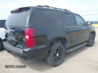 2008 Chevrolet Tahoe 1LT z VIN 1GNFC13J08J117666, wystawiony jako IAAI lot #41866421 z przebiegiem 208 043 mil mil oraz . Historia ofert i sprzedaży dostępna na DreamBid. Obrazek 4.