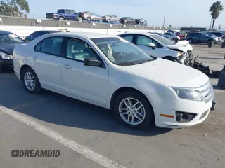 2011 Ford Fusion S with VIN 3FAHP0GA8BR293281, listed as a IAAI auction lot 41723896 with 157,196 mi miles. Bid and sale history available at carsss.com. Image 1.