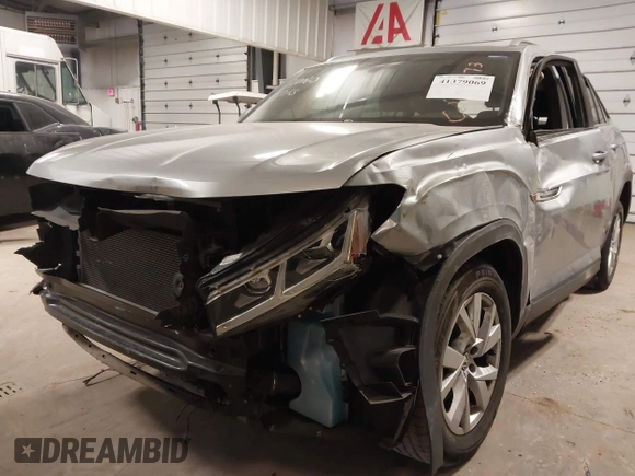 2020 Volkswagen Atlas S z VIN 1V2GC2CA3LC204573, wystawiony jako IAAI lot #41379069 z przebiegiem 37 213 mil mil oraz . Historia ofert i sprzedaży dostępna na DreamBid. Obrazek 6.