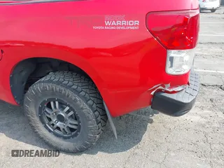 2012 Toyota Tundra z VIN 5TFUY5F16CX231794, wystawiony jako IAAI lot #42454478 z przebiegiem 249 756 mil mil oraz . Historia ofert i sprzedaży dostępna na DreamBid. Obrazek 18.