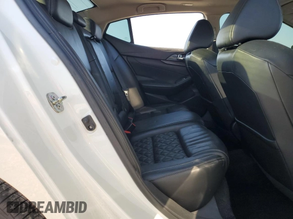 2017 Nissan Maxima SR z VIN 1N4AA6AP2HC384900, wystawiony jako Copart lot #52674365 z przebiegiem Nie podano mil oraz Szkoda całkowita • Salvage title. Historia ofert i sprzedaży dostępna na DreamBid. Obrazek 10.