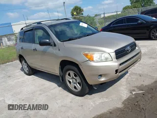 2007 Toyota RAV4 with VIN JTMBD33V476028333, listed as a IAAI auction lot 42077650 with 100,244 mi miles. Bid and sale history available at carsss.com. Image 1.