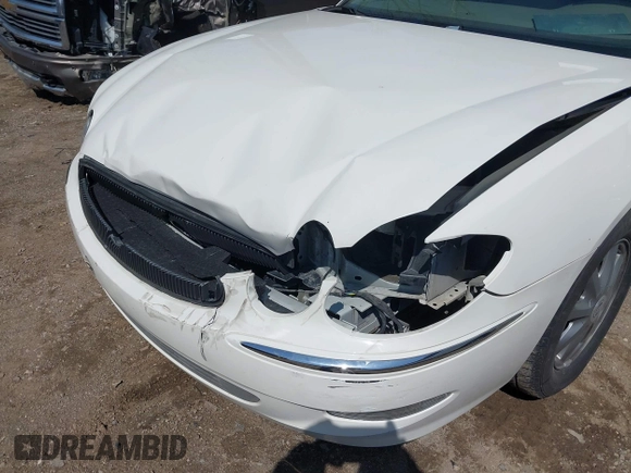 2007 Buick LaCrosse CXL with VIN 2G4WD582171243893, listed as a IAAI auction lot 41939469 with 82,218 mi miles. Bid and sale history available at carsss.com. Image 6.