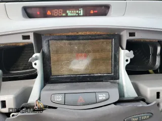 2001 Toyota Prius with VIN JT2BK12U910024705, listed as a Copart auction lot 53417885 with 286,602 mi miles and Salvage Title. Bid and sale history available at carsss.com. Image 9.