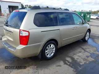 2007 Kia Sedona LX with VIN KNDMB233676171551, listed as a IAAI auction lot 40801032 with 142,581 mi miles. Bid and sale history available at carsss.com. Image 4.