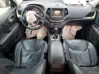 2017 Jeep Cherokee Limited z VIN 1C4PJLDB9HW533708, wystawiony jako Copart lot #53790265 z przebiegiem 150 963 mil mil oraz Szkoda całkowita • Salvage title. Historia ofert i sprzedaży dostępna na DreamBid. Obrazek 8.