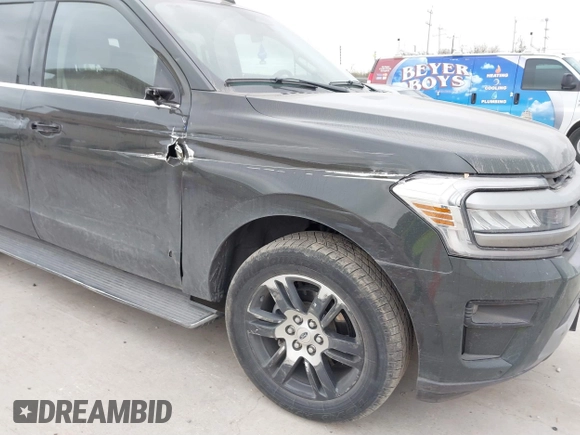 2023 Ford Expedition XLT with VIN 1FMJU1H85PEA53844, listed as a IAAI auction lot 41622752 with 54,178 mi miles. Bid and sale history available at carsss.com. Image 6.