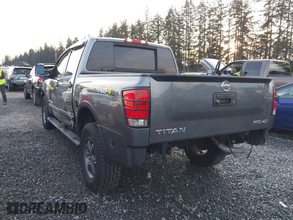 2014 Nissan Titan S with VIN 1N6AA0EC4EN500528, listed as a IAAI auction lot 41323510 with 31,164 mi miles and . Bid and sale history available at DreamBid. Image 3.