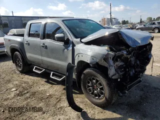 2024 Nissan Frontier SV z VIN 1N6ED1EK0RN647263, wystawiony jako Copart lot #43963675 z przebiegiem 9477 mil mil oraz Szkody całkowita. Historia ofert i sprzedaży dostępna na DreamBid. Obrazek 4.