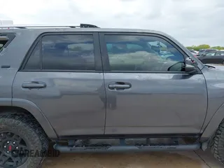 2020 Toyota 4Runner SR5 with VIN JTEZU5JR0L5214205, listed as a IAAI auction lot 42056527 with 159,814 mi miles and . Bid and sale history available at DreamBid. Image 13.