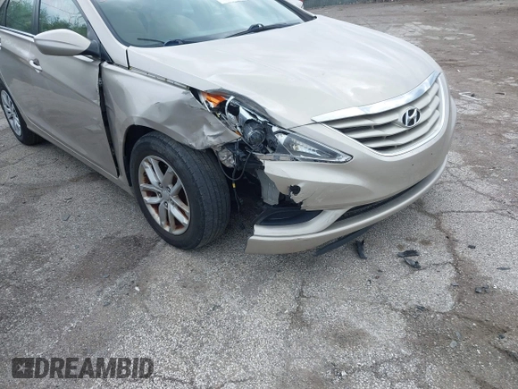 2011 Hyundai Sonata GLS with VIN 5NPEB4AC2BH061548, listed as a IAAI auction lot 42055422 with 131,366 mi miles and . Bid and sale history available at carsss.com. Image 6.