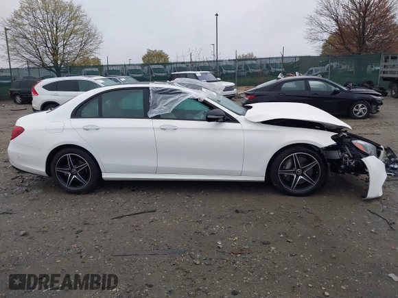 2018 Mercedes-Benz E-Class E 300 with VIN WDDZF4KB0JA380163, listed as a IAAI auction lot 42000543 with 75,314 mi miles. Bid and sale history available at carsss.com. Image 13.