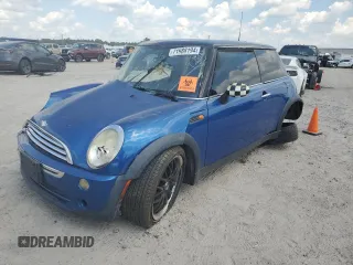 2006 MINI Hardtop z VIN WMWRC33566TK15023, wystawiony jako Copart lot #76392014 z przebiegiem Nie podano mil oraz Szkoda całkowita • Salvage title. Historia ofert i sprzedaży dostępna na DreamBid. Obrazek 1.