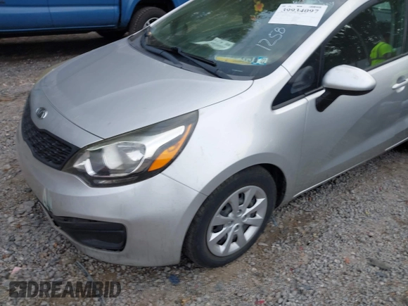 2013 Kia Rio LX z VIN KNADM4A33D6111258, wystawiony jako IAAI lot #39934097 z przebiegiem 53 008 mil mil oraz . Historia ofert i sprzedaży dostępna na DreamBid. Obrazek 17.