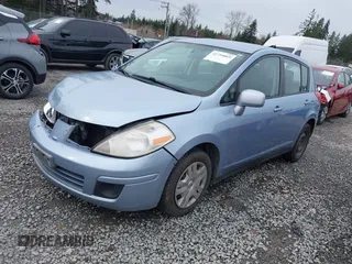 2011 Nissan Versa S z VIN 3N1BC1CP8BL460398, wystawiony jako IAAI lot #41754069 z przebiegiem 239 363 mil mil oraz . Historia ofert i sprzedaży dostępna na DreamBid. Obrazek 17.
