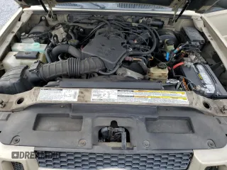 2002 Ford Explorer Sport Value with VIN 1FMYU60EX2UC31677, listed as a Copart auction lot 46415785 with 104,684 mi miles and Salvage title. Bid and sale history available at DreamBid. Image 14.