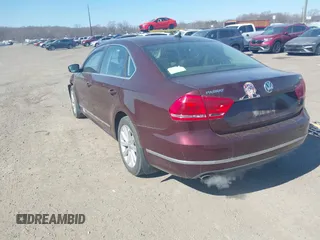 2013 Volkswagen Passat SEL Premium z VIN 1VWCP7A39DC052321, wystawiony jako IAAI lot #41694214 z przebiegiem 151 931 mil mil oraz . Historia ofert i sprzedaży dostępna na DreamBid. Obrazek 3.