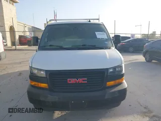 2022 GMC Savana Cargo Van with VIN 1GTW7AFPXN1139117, listed as a IAAI auction lot 41840493 with 107,784 mi miles. Bid and sale history available at carsss.com. Image 12.