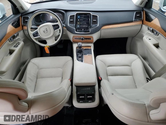 2021 Volvo XC90 Momentum with VIN YV4A221K4M1712065, listed as a Copart auction lot 63684504 with 72,537 mi miles and Salvage Title. Bid and sale history available at carsss.com. Image 8.