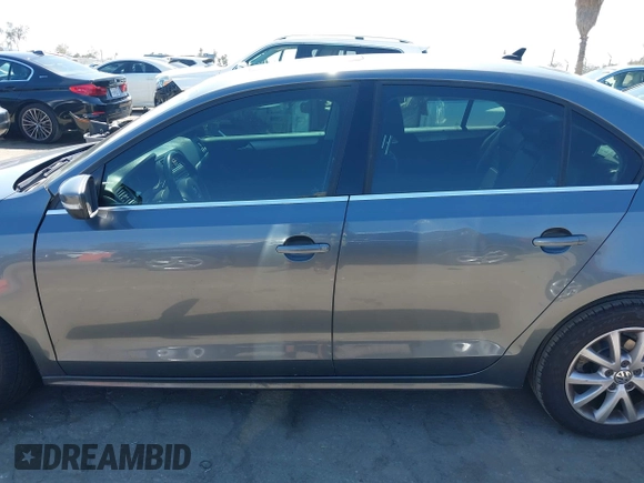 2013 Volkswagen Jetta SE with VIN 3VWDP7AJ8DM436818, listed as a IAAI auction lot 42386196 with 121,043 mi miles and . Bid and sale history available at DreamBid. Image 14.