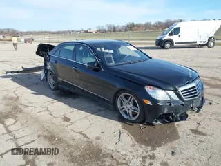 2011 Mercedes-Benz E 550 Luxury с VIN WDDHF9AB0BA361320, выставлен на аукционе IAAI как лот 41118640 с пробегом Не указан миль и . История ставок и продаж доступна на DreamBid. Изображение 1.