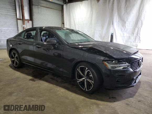 2024 Volvo S60 Core Dark Theme z VIN 7JRL12TK7RG324393, wystawiony jako Copart lot #49817315 z przebiegiem 14 985 mil mil oraz Szkoda całkowita • Salvage title. Historia ofert i sprzedaży dostępna na DreamBid. Obrazek 4.