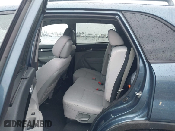 2015 Kia Sorento LX with VIN 5XYKT4A63FG590482, listed as a IAAI auction lot 41477333 with 207,079 mi miles. Bid and sale history available at carsss.com. Image 8.
