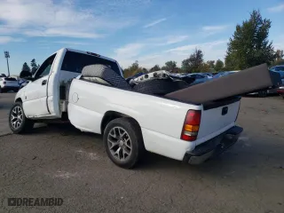 2000 Chevrolet Silverado 1500 with VIN 1GCEC14V6YE109568, listed as a Copart auction lot 77841724 with 0 mi miles and Salvage Title. Bid and sale history available at carsss.com. Image 2.