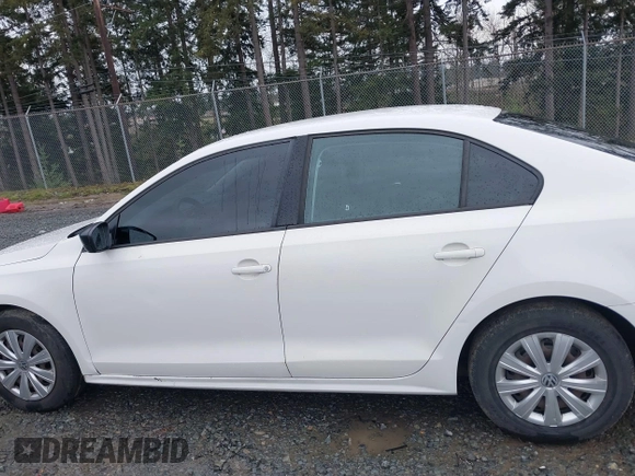 2012 Volkswagen Jetta S с VIN 3VW2K7AJ5CM315538, выставлен на аукционе IAAI как лот 41856779 с пробегом 143 695 миль миль и . История ставок и продаж доступна на DreamBid. Изображение 15.